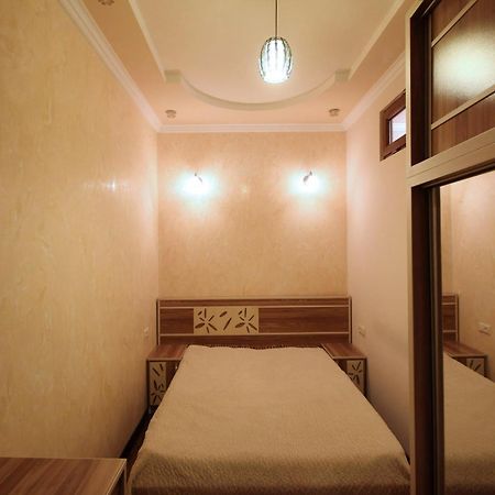 Amiryan Street 1 Bedroom Deluxe Apartment With Balcony Am104 Jereván Kültér fotó