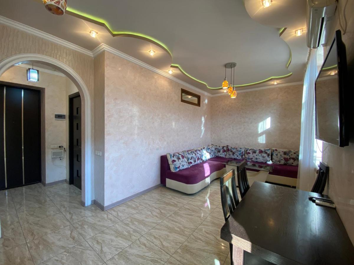 Amiryan Street 1 Bedroom Deluxe Apartment With Balcony Am104 Jereván Kültér fotó