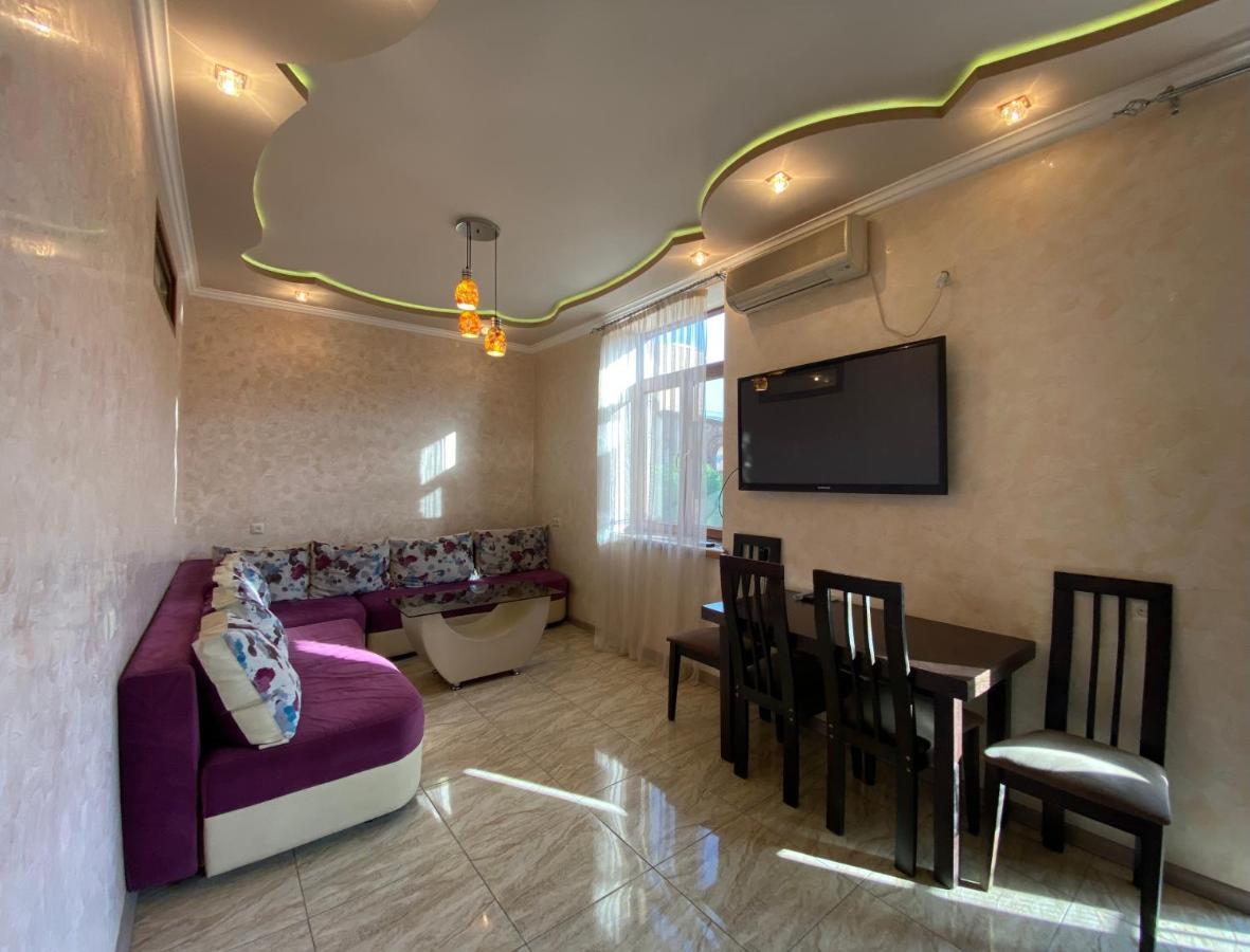 Amiryan Street 1 Bedroom Deluxe Apartment With Balcony Am104 Jereván Kültér fotó