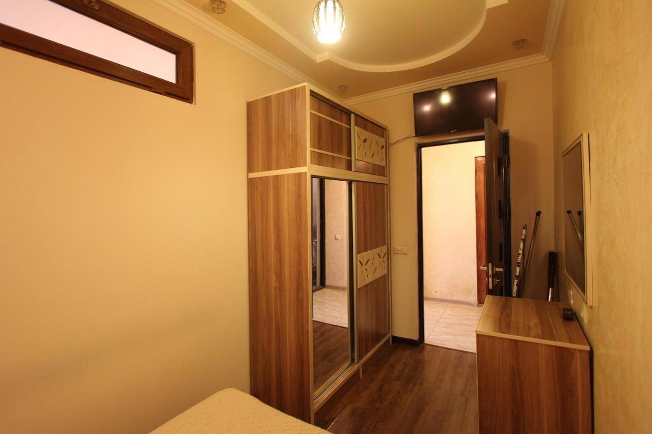 Amiryan Street 1 Bedroom Deluxe Apartment With Balcony Am104 Jereván Kültér fotó