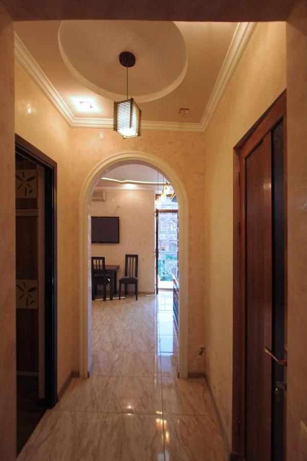 Amiryan Street 1 Bedroom Deluxe Apartment With Balcony Am104 Jereván Kültér fotó
