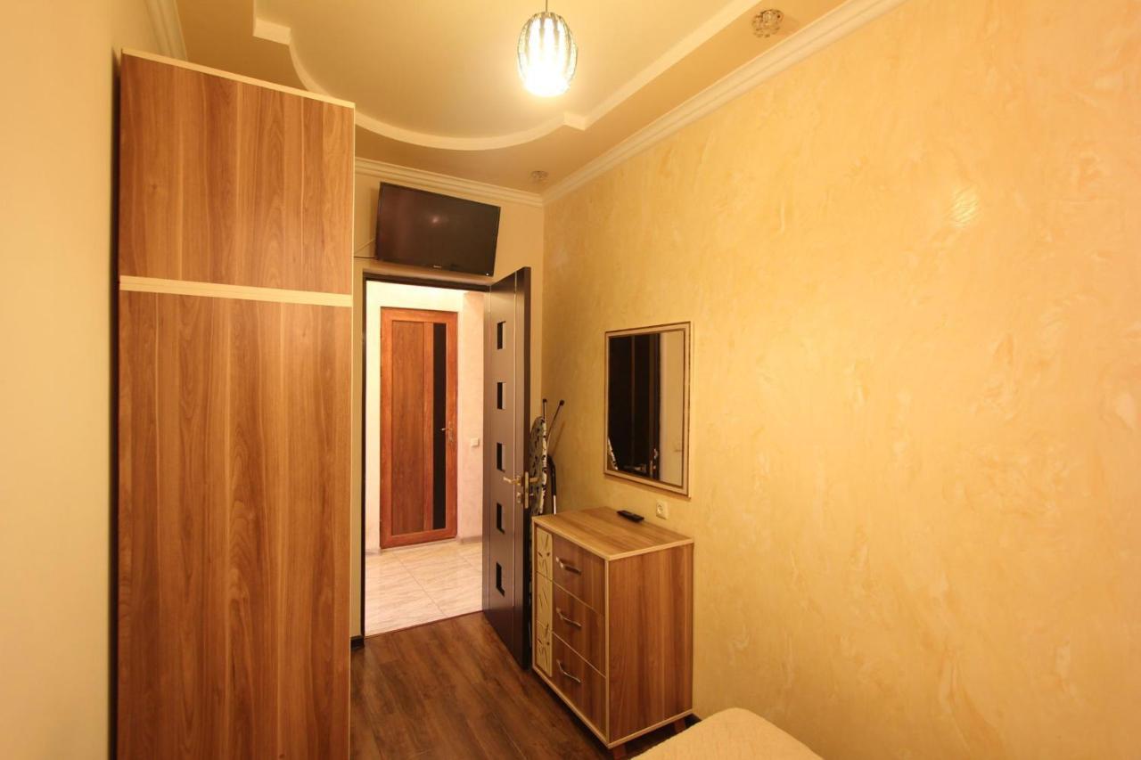 Amiryan Street 1 Bedroom Deluxe Apartment With Balcony Am104 Jereván Kültér fotó